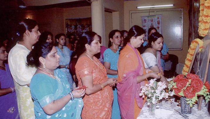 65 India.jpg - India: In 2009 the total number of ladies and female students instructed in Transcendental Meditation was about 33,300?50% of these being school students and the rest ladies. About 900 ladies and girls learned the Transcendental Meditation Sidhi Programme and about 1,000 learned the First Advanced Technique of Transcendental Meditation.
